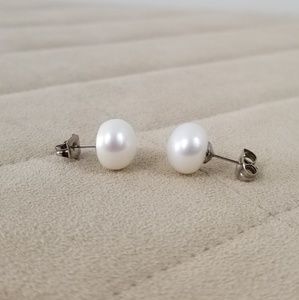 Pearl button stud earrings white